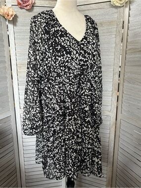 Black & White Floral Women’s SZ XL (16/18) Flowy Empire Waist Midi Dress, V-neck